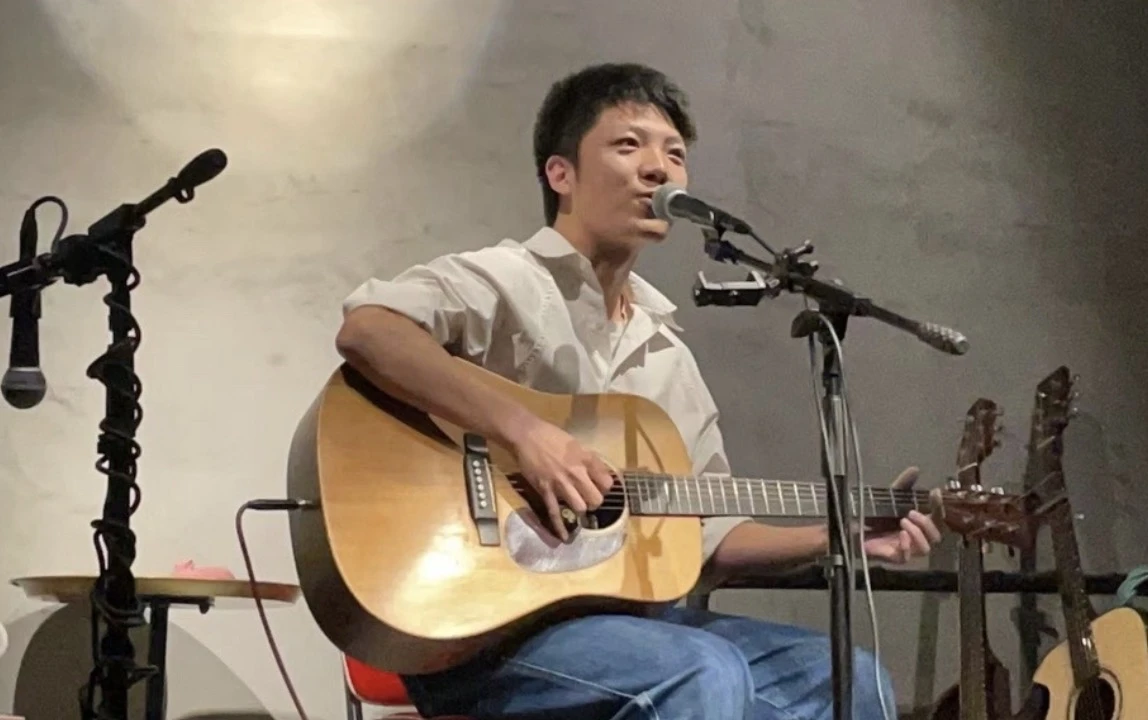 李嘉伟